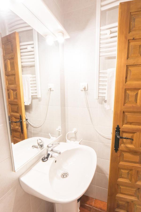 Apartamentos Rurales El Colvillo Trillo Exteriör bild