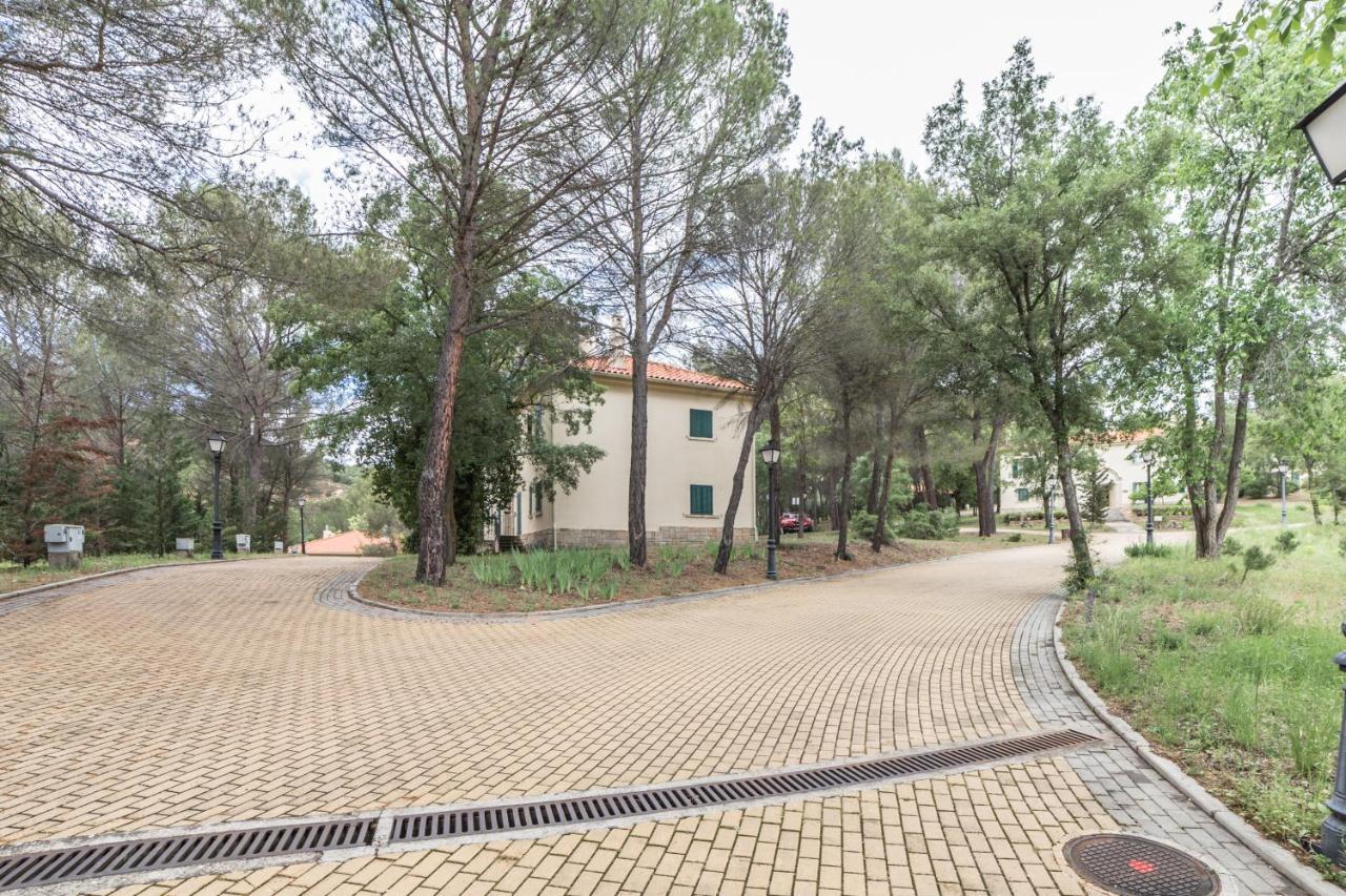 Apartamentos Rurales El Colvillo Trillo Exteriör bild